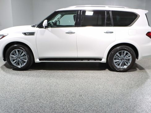 Used 2022 INFINITI QX80 Luxe w/ Cargo Package image 10