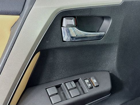 Used 2018 Toyota RAV4 XLE image 23