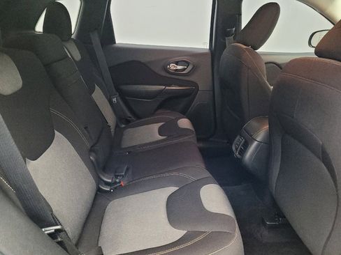 Used 2017 Jeep Cherokee Sport image 19