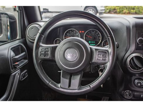 Used 2018 Jeep Wrangler Unlimited Sport S AWD/4WD image 33