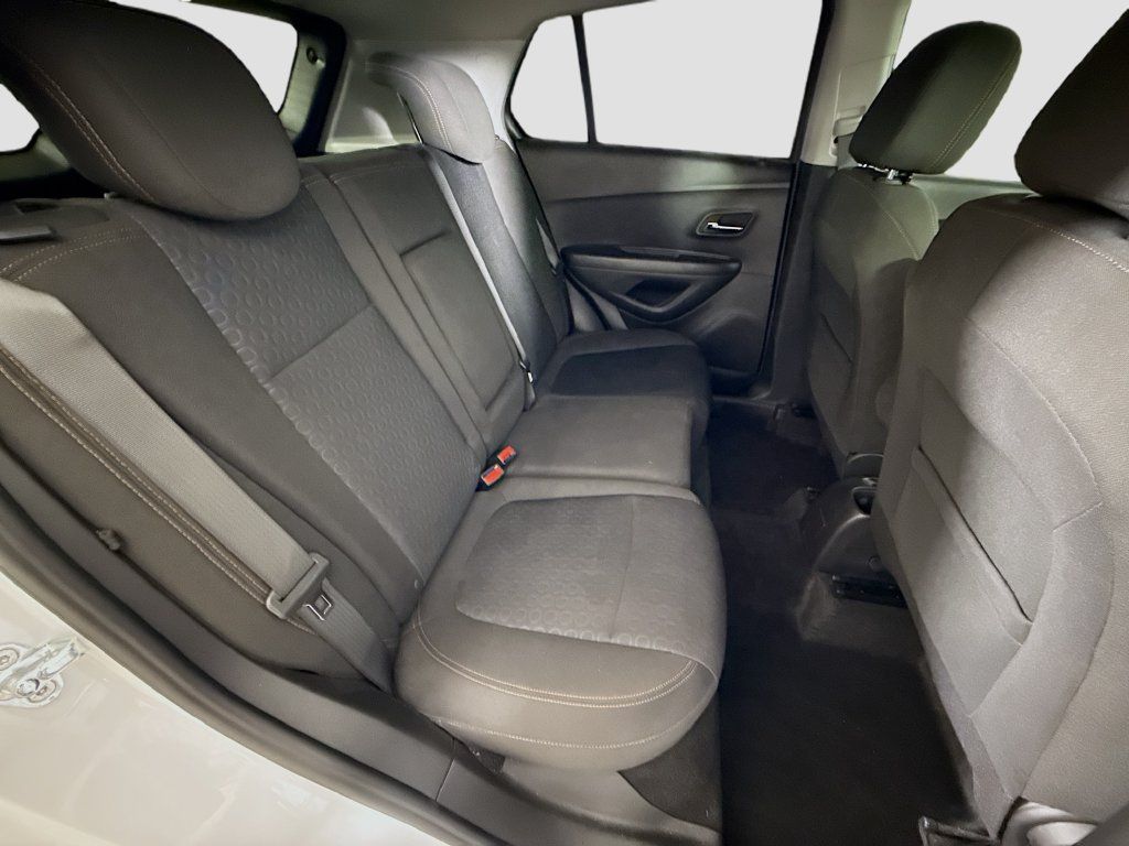 Used 2022 Chevrolet Trax LS w/ Tint and Cruise Package FWD image 24