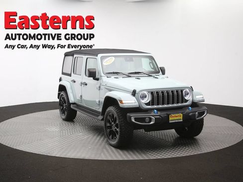 Used 2024 Jeep Wrangler Unlimited Sahara w/ Technology Group AWD/4WD image 50