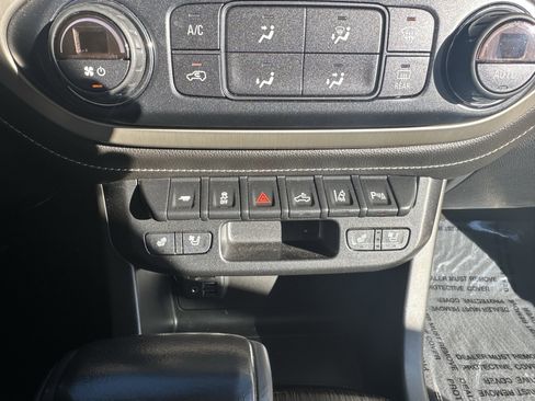 Used 2019 GMC Canyon Denali image 16