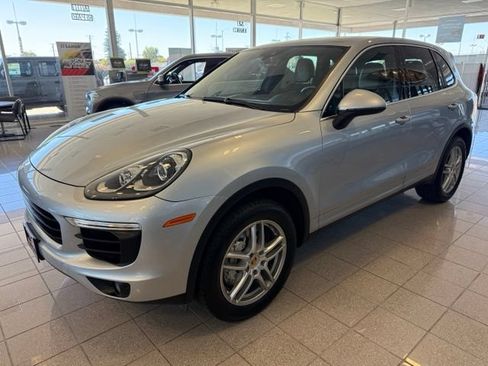 Used 2017 Porsche Cayenne S AWD/4WD image 8
