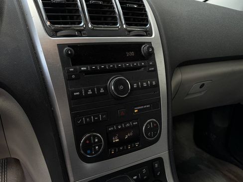 Used 2010 GMC Acadia SLT w/ Technology Package AWD/4WD image 19