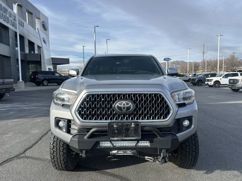 Used 2018 Toyota Tacoma TRD Off-Road image 18