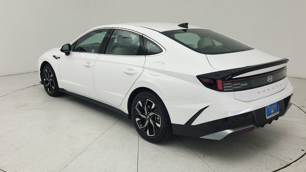 Used 2025 Hyundai Sonata SEL FWD image 5