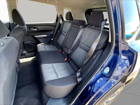 Used 2025 Nissan Rogue SV FWD image 19