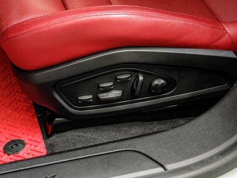 Used 2023 Porsche Taycan image 33