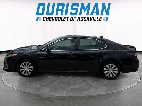 Used 2022 Toyota Camry LE FWD image 3