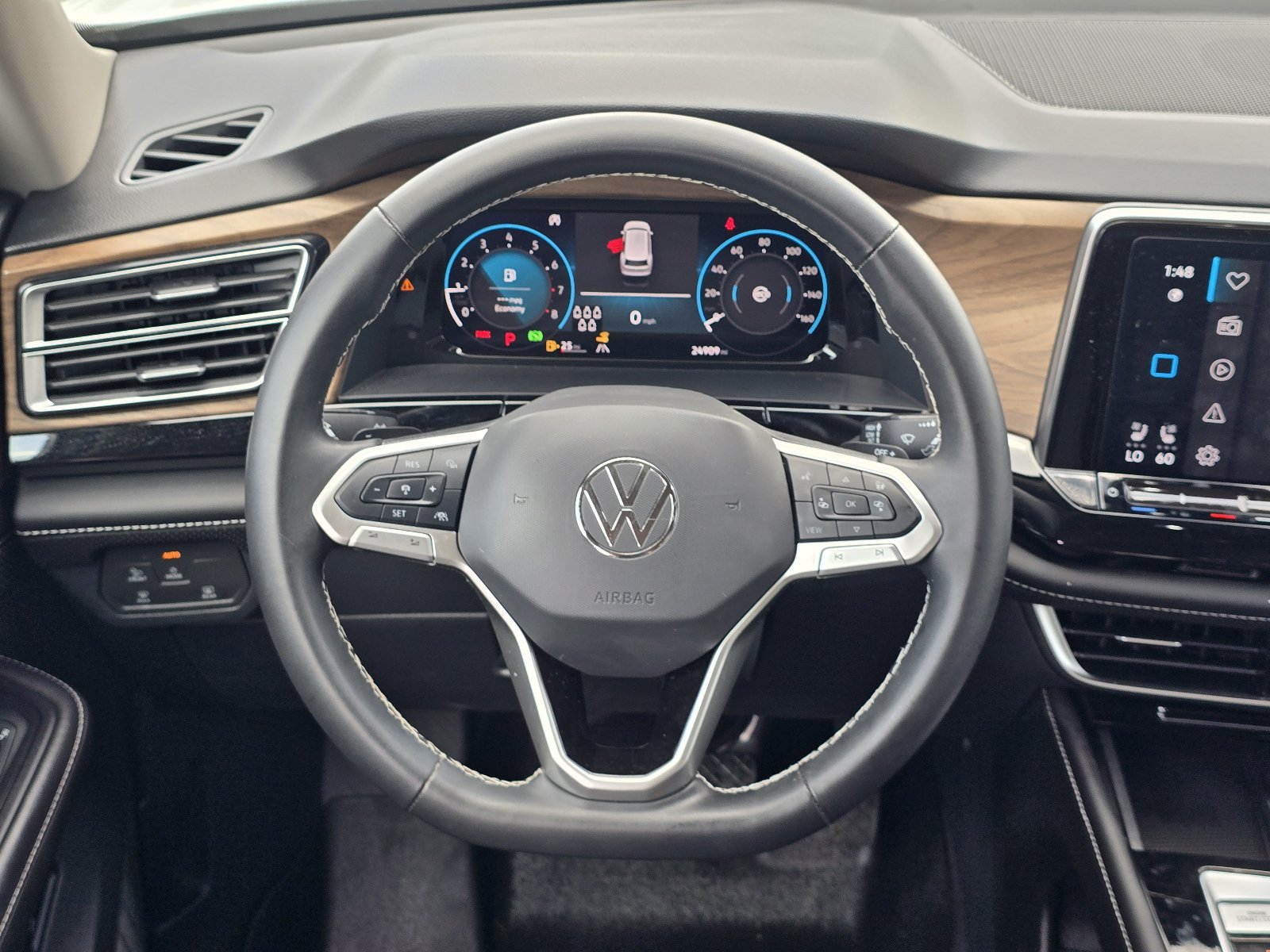 Used 2024 Volkswagen Atlas SE AWD/4WD image 15