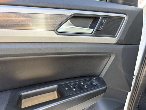 Used 2021 Volkswagen Atlas SEL FWD image 11