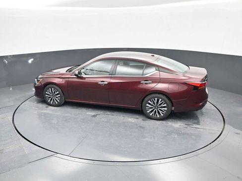 Used 2024 Nissan Altima 2.5 SV image 24