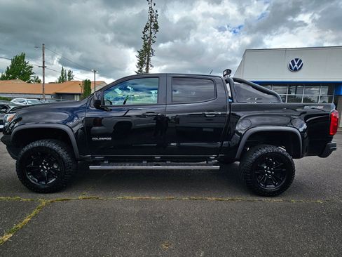 Used 2019 Chevrolet Colorado ZR2 w/ ZR2 Midnight Special Edition AWD/4WD image 2