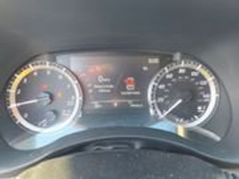 Used 2023 Toyota Highlander XLE FWD image 11