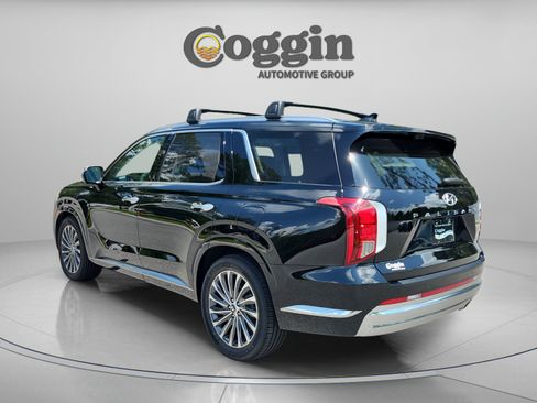 Certified 2023 Hyundai Palisade Calligraphy FWD image 3