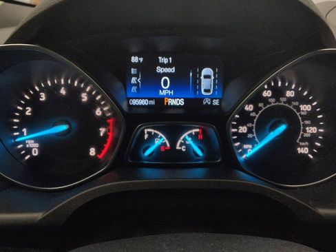 Used 2018 Ford Escape SE w/ Ford Safe & Smart Package FWD image 23