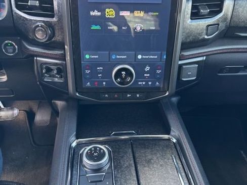 Used 2024 Ford Expedition Limited image 21