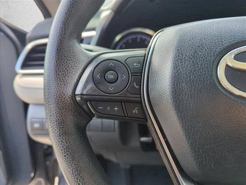 Used 2018 Toyota Camry LE image 15