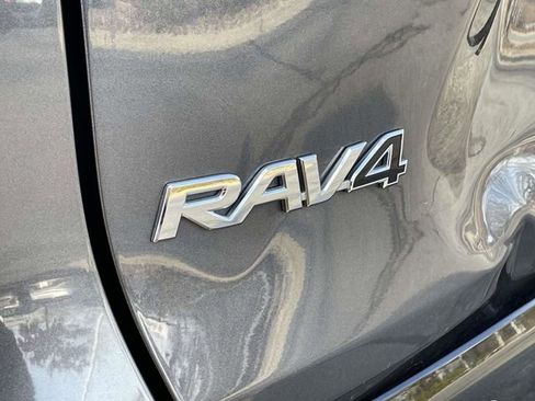 Used 2023 Toyota RAV4 SE image 11