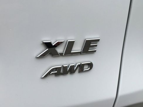 Used 2025 Toyota RAV4 XLE AWD/4WD image 6