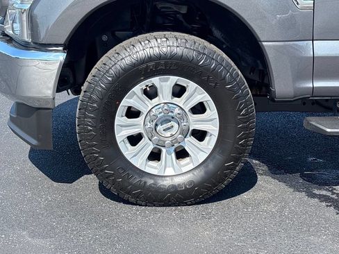 Used 2021 Ford F250 XLT AWD/4WD image 10