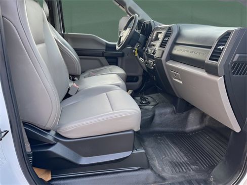 Used 2019 Ford F550 4x4 Regular Cab Super Duty image 8