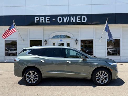 Certified 2023 Buick Enclave Avenir FWD image 4