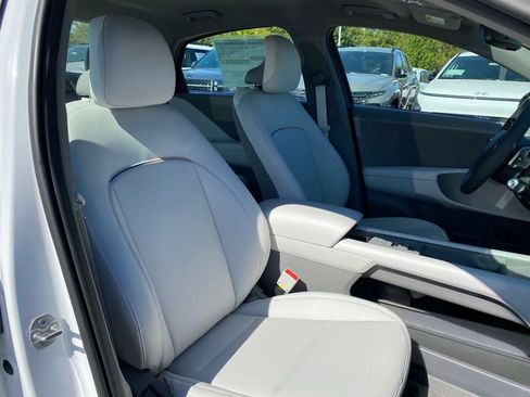 New 2025 Hyundai Ioniq 6 SEL RWD image 29