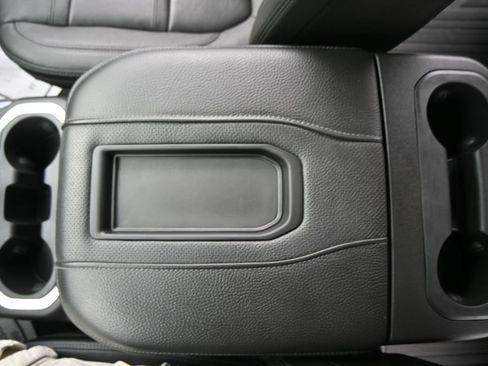 Used 2021 GMC Sierra 1500 Denali w/ Denali Ultimate Package AWD/4WD image 17