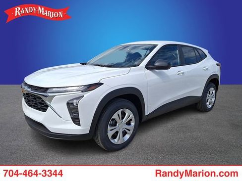 New 2026 Chevrolet Trax LS w/ Driver Confidence Package FWD image 1