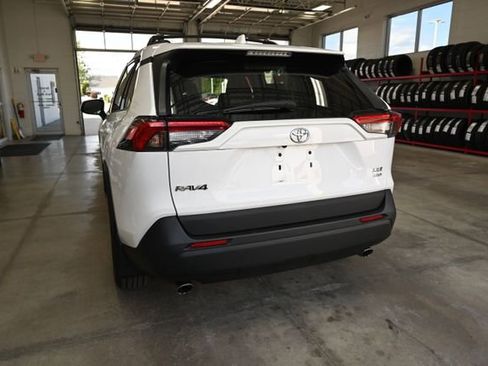 Used 2021 Toyota RAV4 XLE w/ Convenience Package AWD/4WD image 6