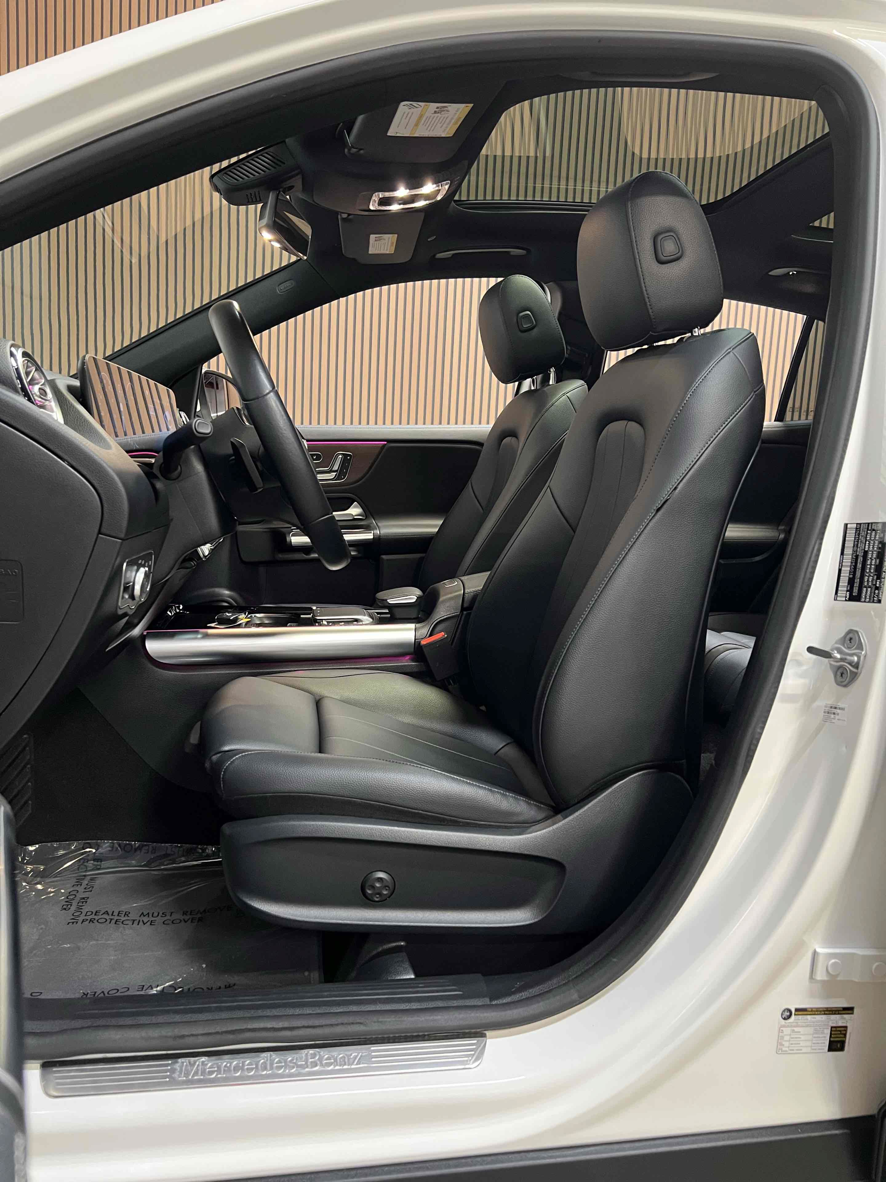 Used 2021 Mercedes-Benz GLA 250 4MATIC w/ Premium Package image 35