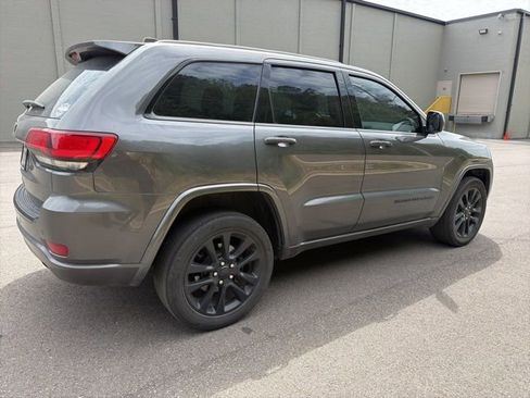 Used 2018 Jeep Grand Cherokee Altitude image 6