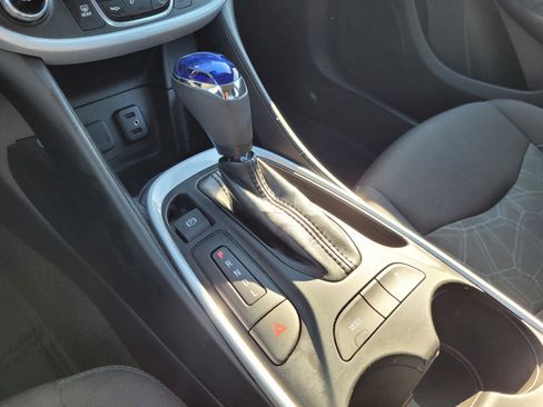 Used 2018 Chevrolet Volt LT image 16