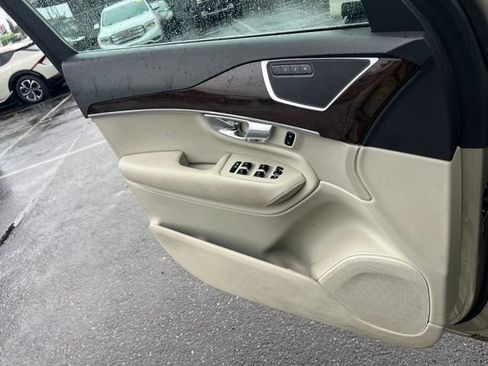 Used 2016 Volvo XC90 T6 Momentum w/ Protection Package Plus AWD/4WD image 17