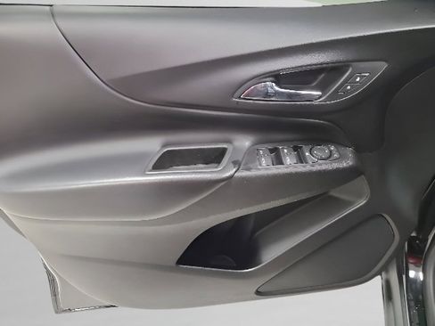 Used 2020 Chevrolet Equinox LT FWD image 23