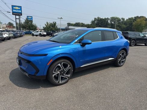 New 2025 Chevrolet Equinox EV LT w/ Convenience Package II image 7