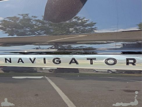 New 2025 Lincoln Navigator L Reserve image 8