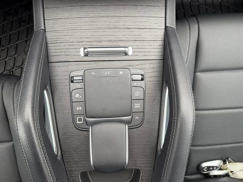 Certified 2025 Mercedes-Benz GLE 450e 4MATIC image 19