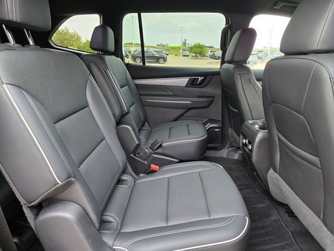 Used 2025 Buick Enclave Preferred image 29