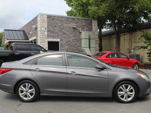 Used 2011 Hyundai Sonata Limited w/ Navigation Pkg 5 FWD image 4
