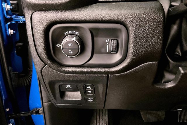 Used 2025 RAM 1500 Big Horn AWD/4WD image 38