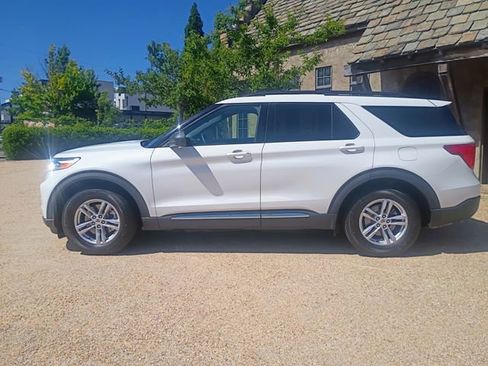 Used 2020 Ford Explorer XLT RWD image 7