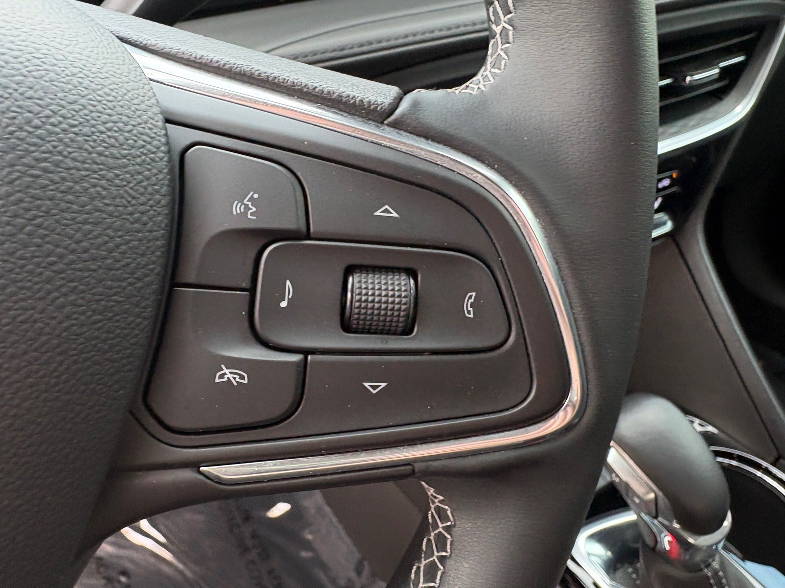 Used 2024 Buick Encore GX Avenir w/ Avenir Technology Package FWD image 20