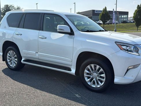 Used 2017 Lexus GX 460 Premium w/ Premium Package AWD/4WD image 2