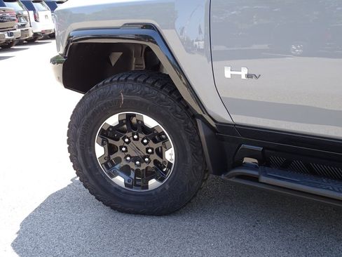 New 2025 GMC Hummer EV 3X w/ Extreme Off-Road Package image 17