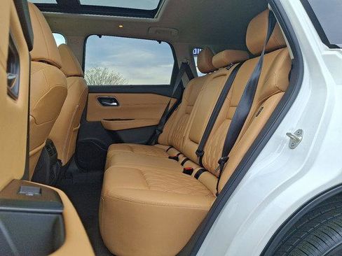 Used 2023 Nissan Rogue Platinum w/ Platinum Premium Package image 10