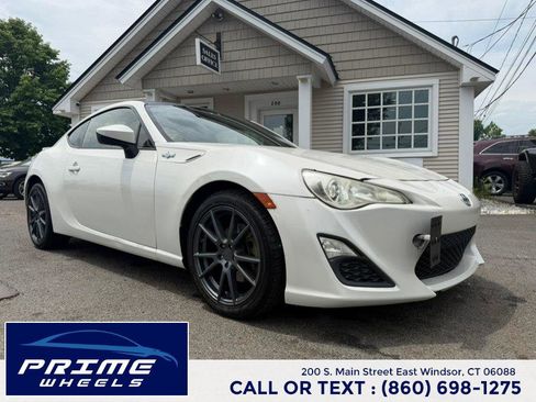 Used 2014 Scion FR-S RWD image 1