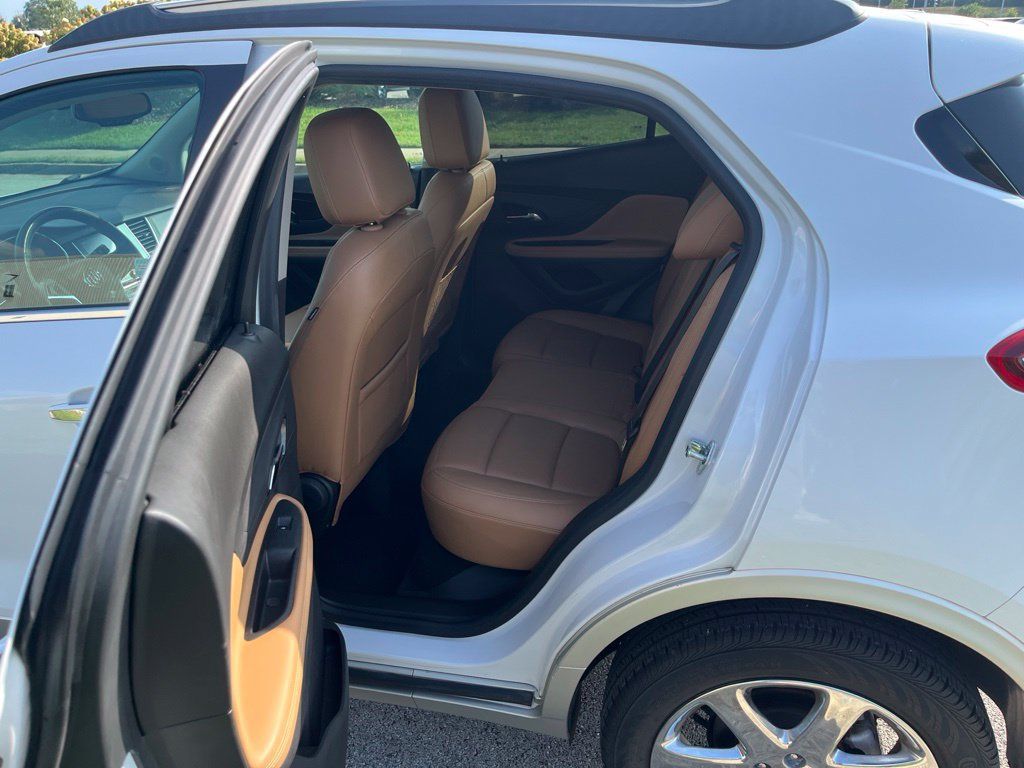 Used 2019 Buick Encore Essence w/ Experience Buick Package AWD/4WD image 10